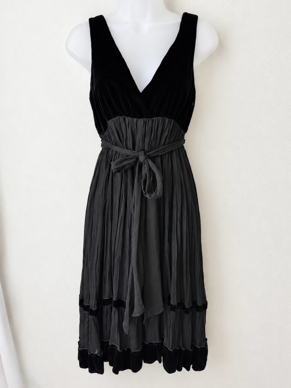 Ruth Anthropologie Dress Size 4 Black Silk Velvet Midi